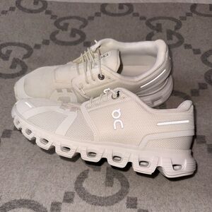 OnCloud White Running Athletic Shoes